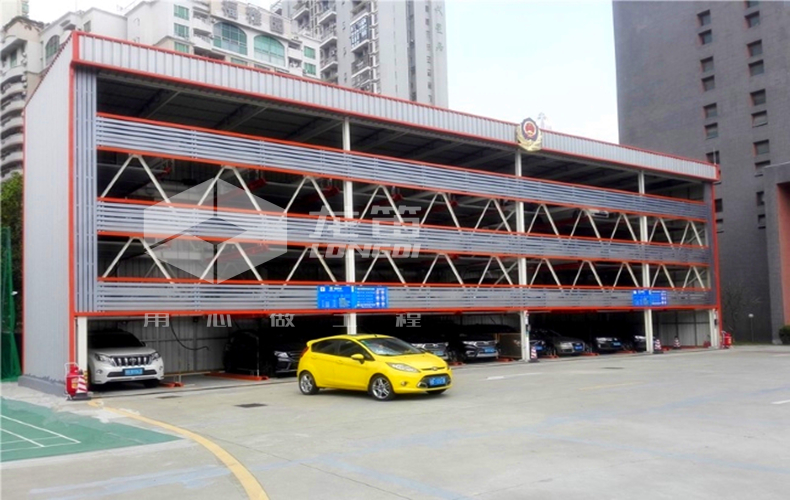 圖1.2  車輛入庫時(shí)車身與停車位在一條直線上.jpg